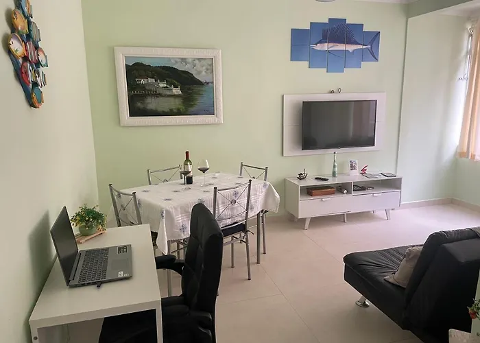 SANTOS, 1 pé na areia , o outro também!